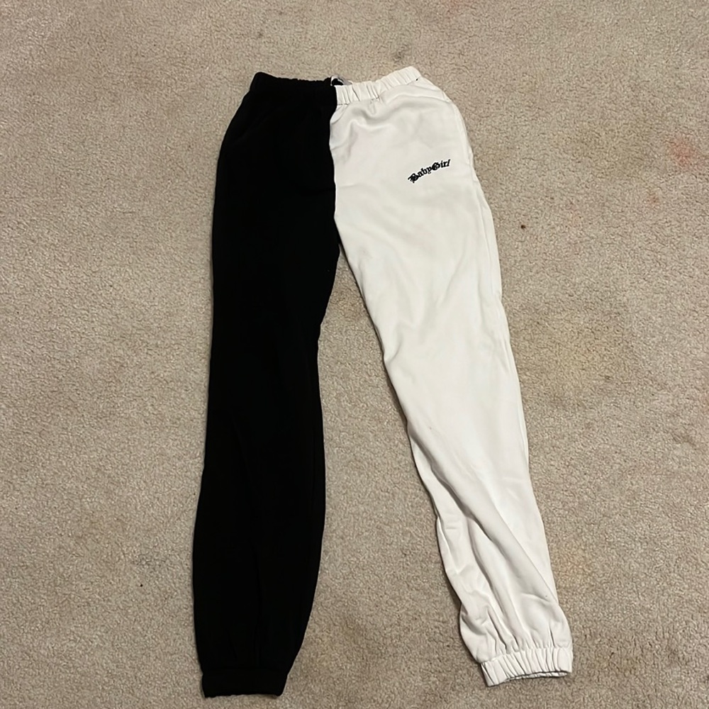 Adika Babygirl Split color Sweatpants